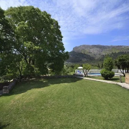 Villa Sleeps 6 With Pool Air Con And Wifi