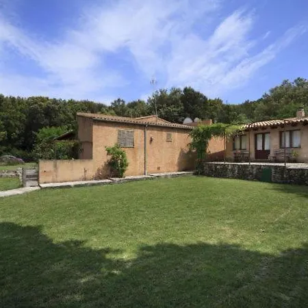 Villa Sleeps 6 With Pool Air Con And Wifi
