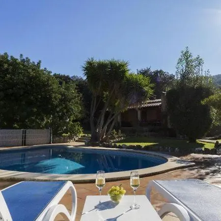 Sleeps 6 With Pool Air Con And Wifi