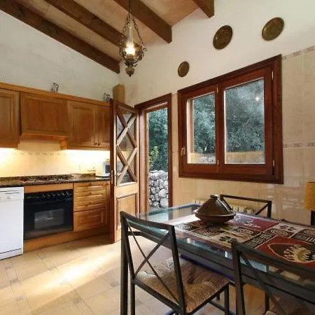 Villa Sleeps 6 With Pool Air Con And Wifi *